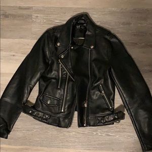 Zara Faux Leather Jacket Size Small EUC